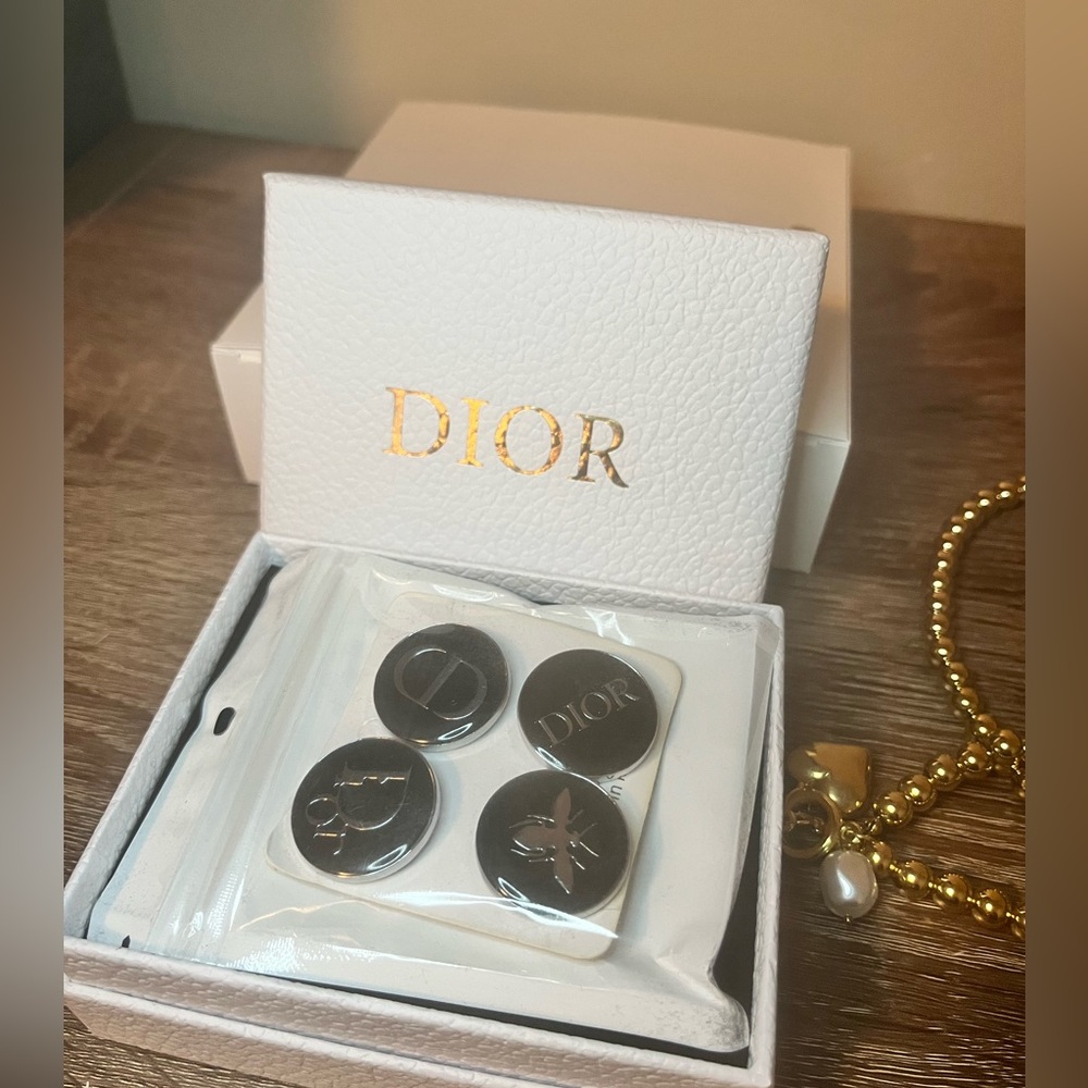 Dior Silver Button Set - Picture 2 of 2